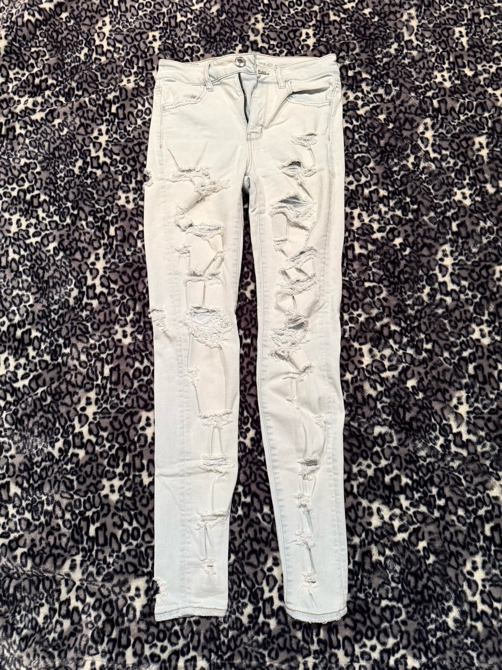 American Eagle Women’s Ripped High-Rise Jegging - WORN ONCE
